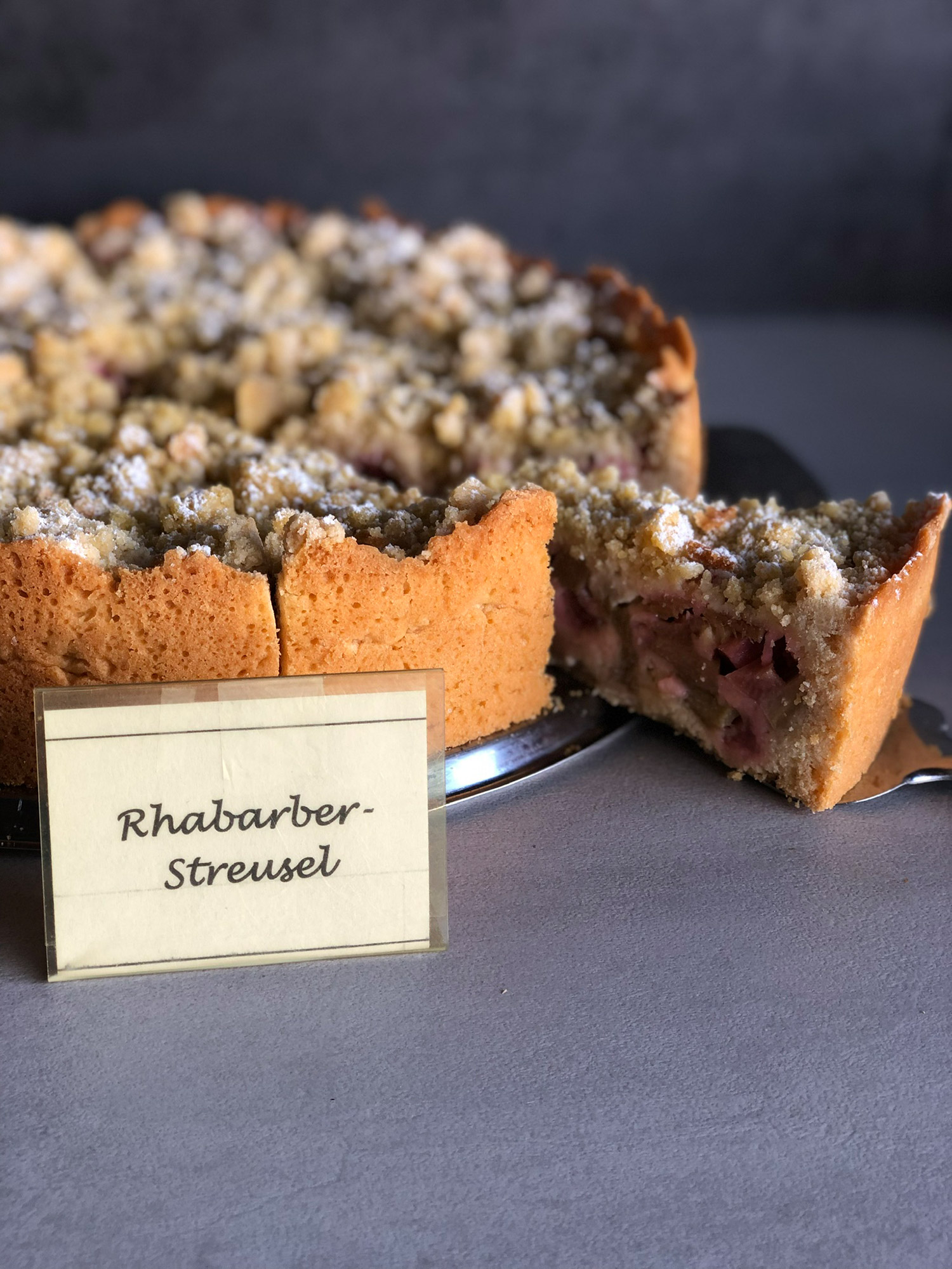 Rhabarber Streusel • Hofcafé Reisig