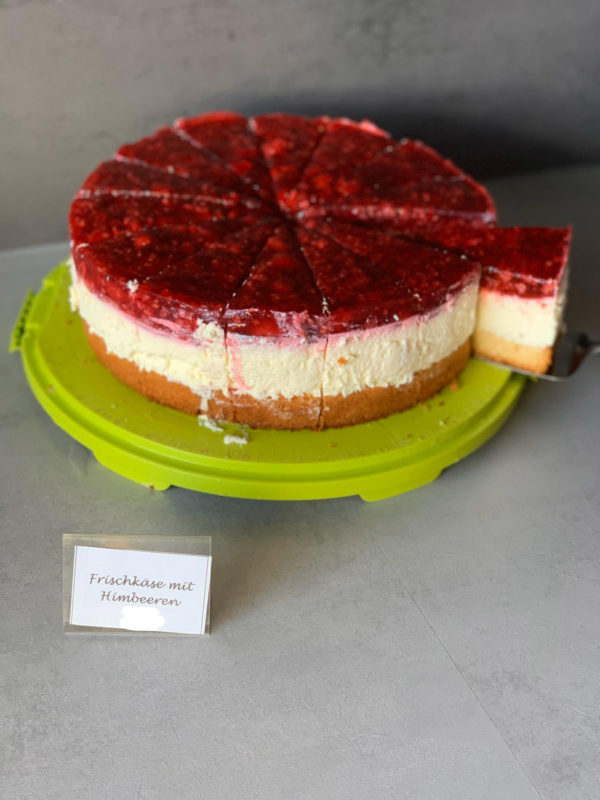 Frischkäsetorte mit Himbeeren